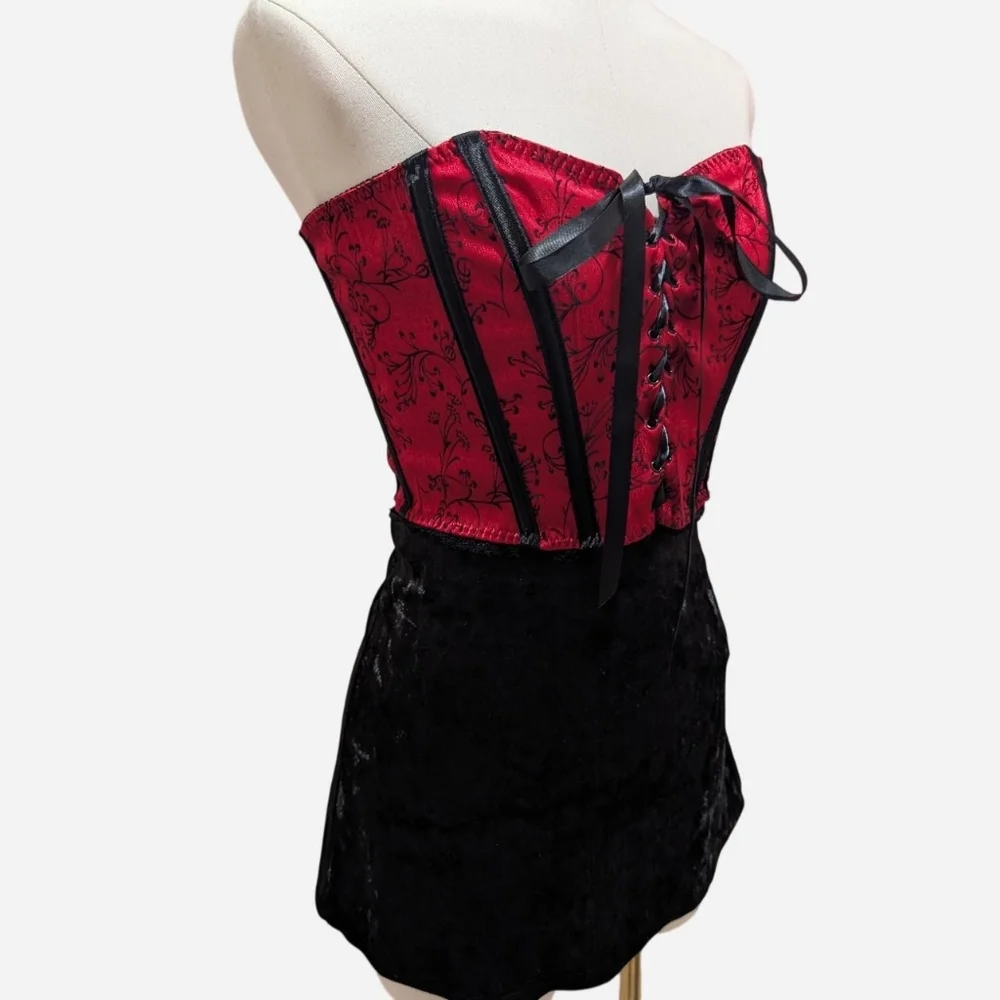 Fredericks of Hollywood Gothic Black and Red Floral Pattern Lace-Up Bustier - Picture 8 of 8